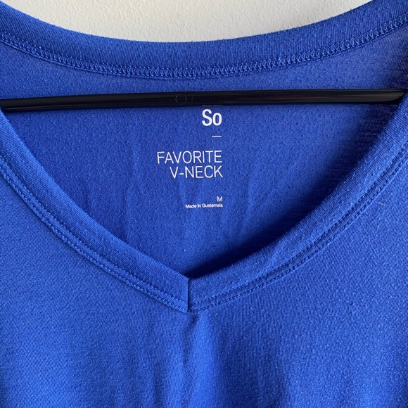 SO Favorite V-neck - Picture 3 of 4